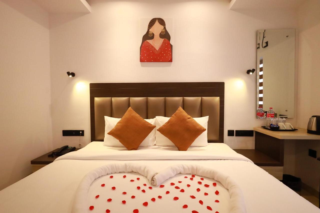 Goodland Elegance Hotel Thiruvananthapuram ภายนอก รูปภาพ